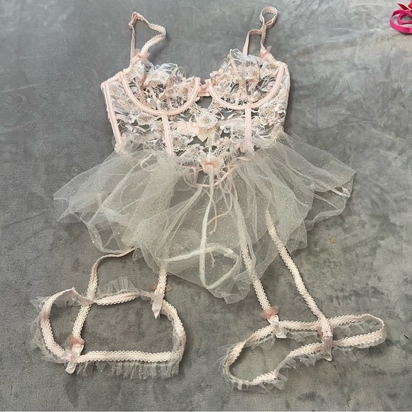 New! for love and lemons mae teddy with garters 10802 - Picture 8 of 14